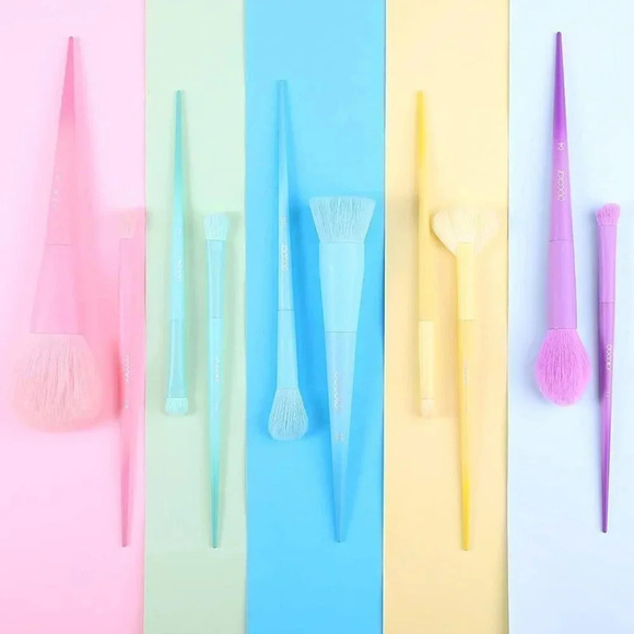 Docolor Makeup Brushes 17 Pcs Colourful Rainbow Synthetic Make Up Brush Set - Picture 5 of 15